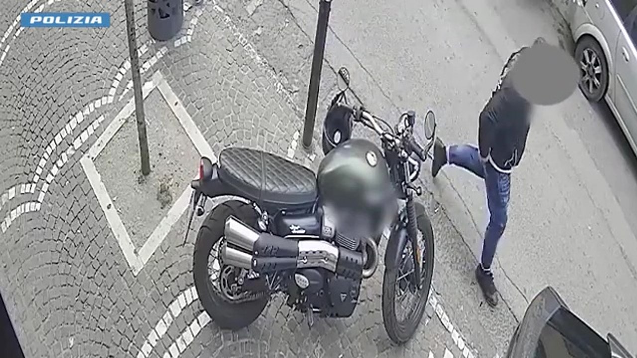 Napoli, spari contro uomo in auto con la compagna: arrestato 40enne (19.05.26)