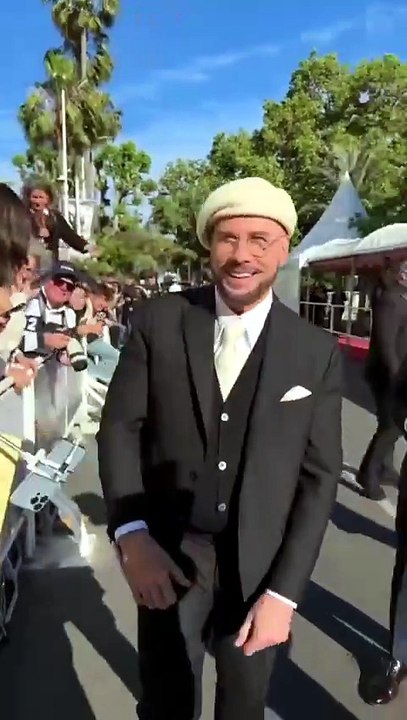 ¡John Travolta sorprende en Cannes!