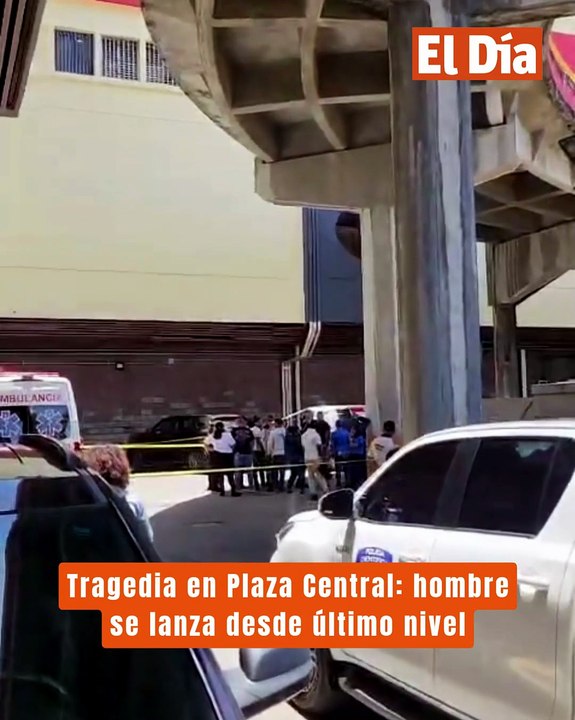Tragedia en Plaza Central: hombre se lanza desde último nivel