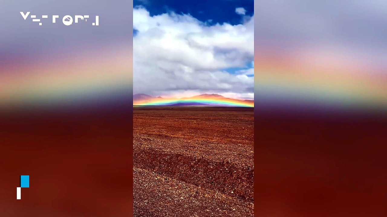 A strange and impressive rainbow appears at an altitude of 5000 meters in Ngari, Tibet