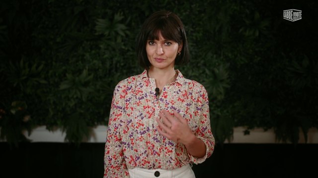 Animali, la chef stellata Chiara Pavan sostiene la proposta di legge per chiedere il divieto delle gabbie negli allevamenti