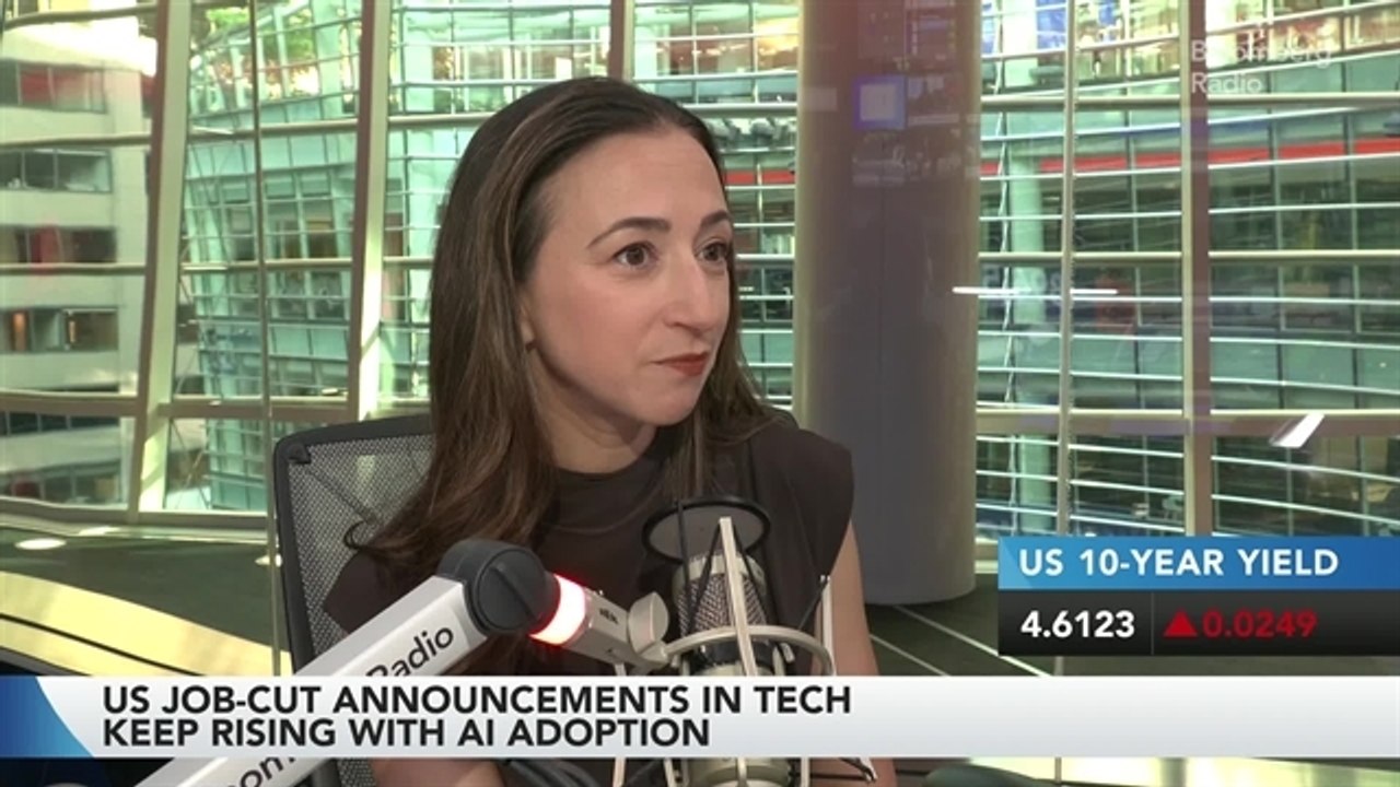 US Consumer Navigating Shocks 'Remarkably Well,' Says Michelle Meyer
