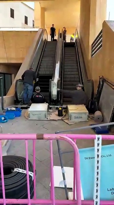 Las escaleras del Miradero en pruebas para su futuro funcionamiento.
