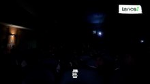 Jogadores da base do Flamengo aplaudem Zico após o filme