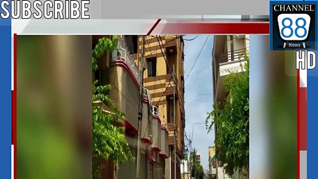 سندھ بلڈنگ کنٹرول اتھارٹی کے اسسٹنٹ ڈائریکٹر عدیل قریشی نے مبینہ لاکھوں روپے لے کر غیر قانونی تعمیرات کروا کر اسکیم 33  کو کنکریٹ کا جنگل بنا دیا