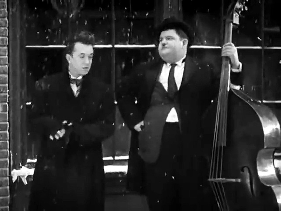 Tiembla y Titubea (1930) – Classic Laurel and Hardy Spanish Comedy