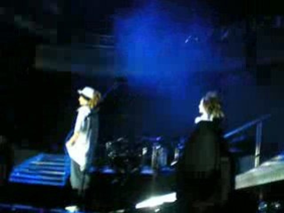 Tokio Hotel Bercy 09.03 Les twins arrivent