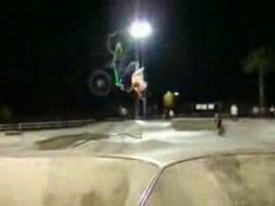 [BMX] BMX Backflip Bad Accident [Goodspeed]