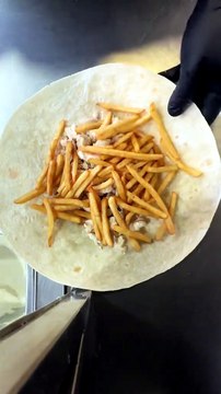How To Make a French Tacos Meat with Gruyère cheese sauce & fries #BR3 #Tacos #Foodie #Foodlover #Food (13)