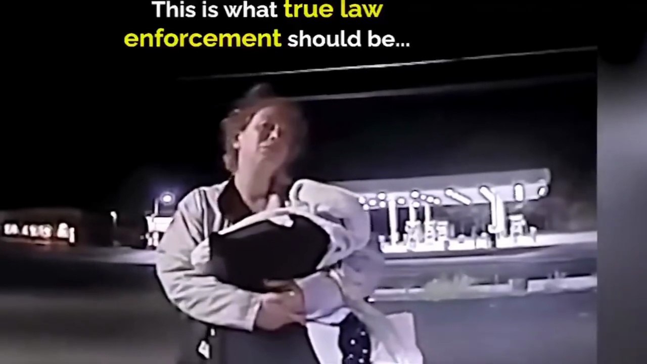 Police Officer’s Heart-Warming Act: Buys Meal for Pregnant Homeless Woman in Viral Bodycam Footage