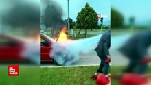 Antalya'da seyir halindeki otomobil yandı vatandaşlar yangın tüpleriyle yardıma koştu