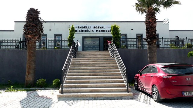 Futbol tutkunu gencin kaybettiği bacağı için Beşiktaş armalı protez yapıldı