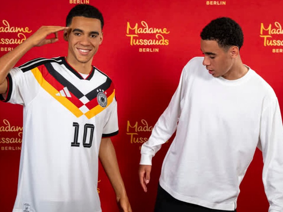 Täuschend echt! jamal musiala hat jetzt ein wachs-double