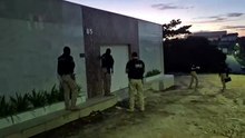 Policiais militares são encurralados em operação que investiga desaparecimento de jovens na Bahia; assista