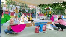 Acampada de padres y alumnos en el García Lorca de València para arreglar el patio y apoyar la huelga de profesores