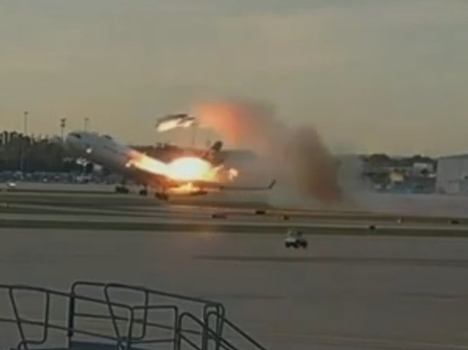 Neue Aufnahmen zum Louisville-Absturz zeigen brennendes Frachtflugzeug