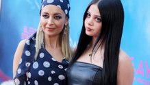 Nicole Richie posiert mit Tochter Kate Madden bei Premiere