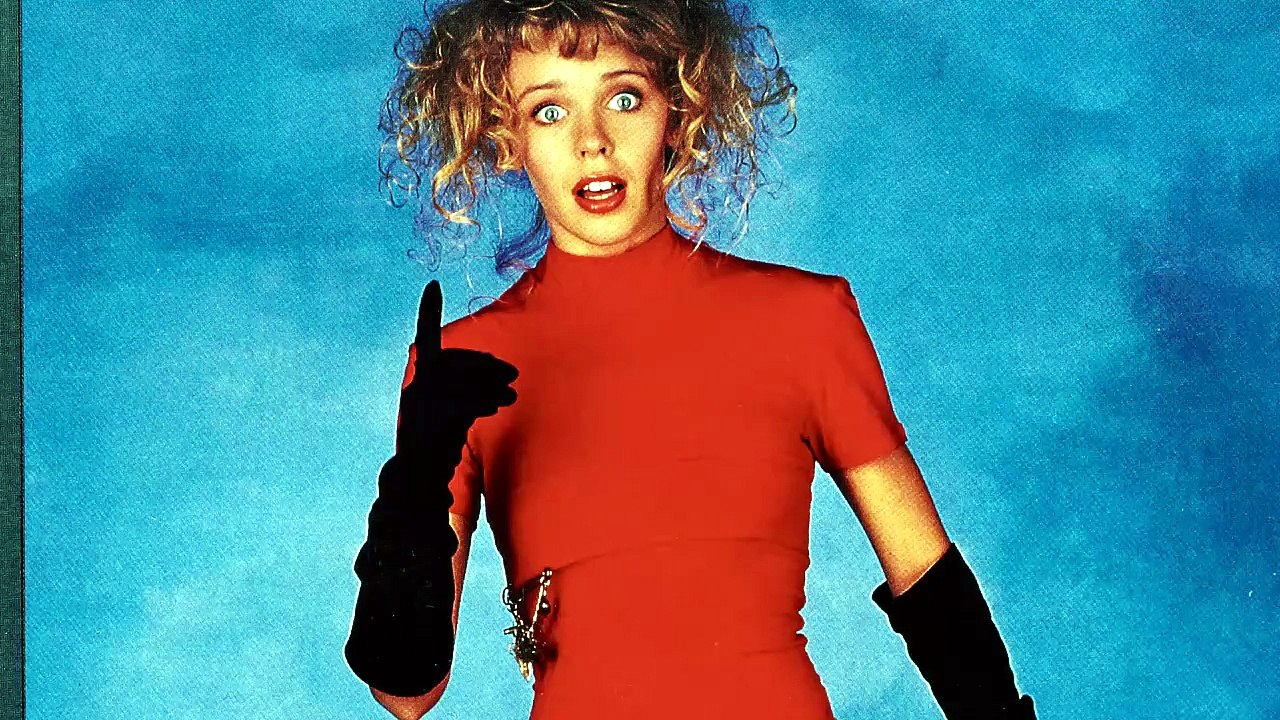 Kylie S01E01