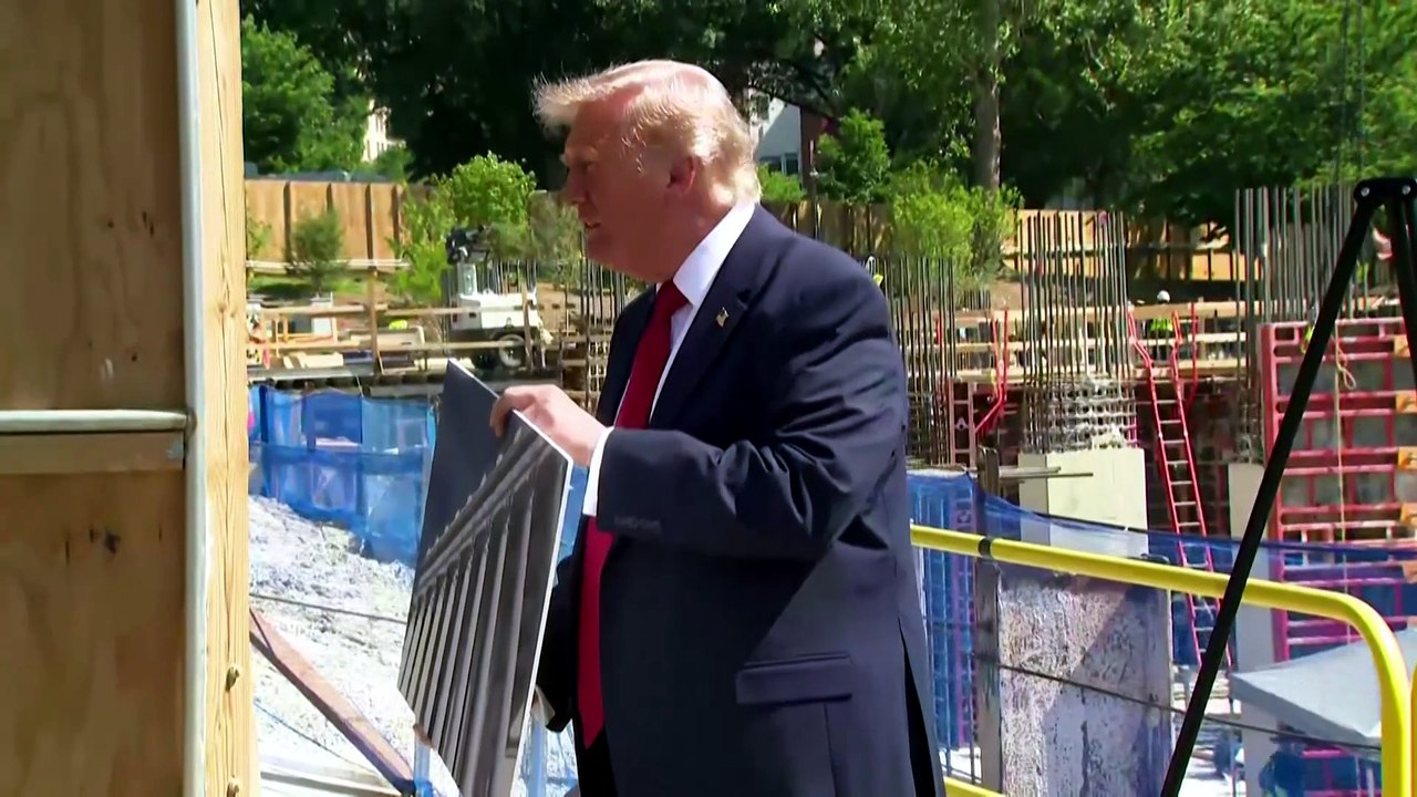 Trump mostra il cantiere della grande sala da ballo alla Casa Bianca
