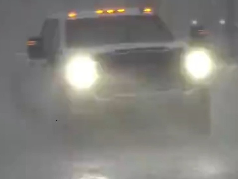 Flash Floods in Kentucky: Autofahrer kämpfen gegen Wassermassen