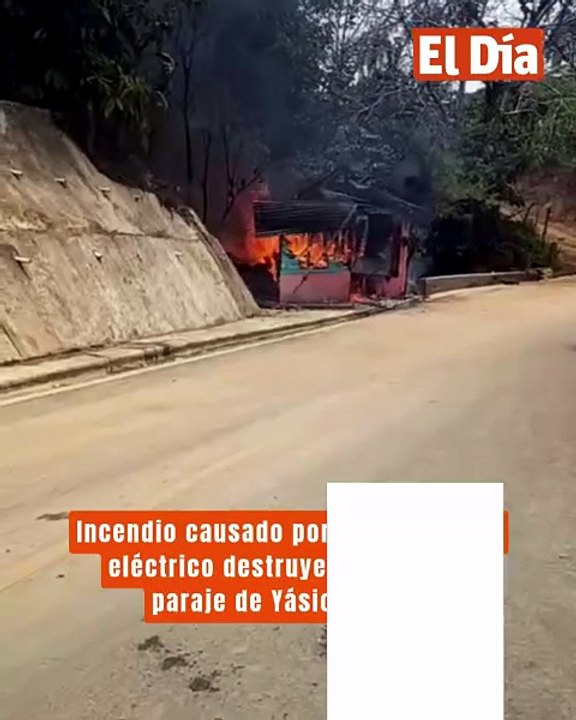 Incendio causado por corto circuito eléctrico destruye vivienda en paraje de Yásica Arriba