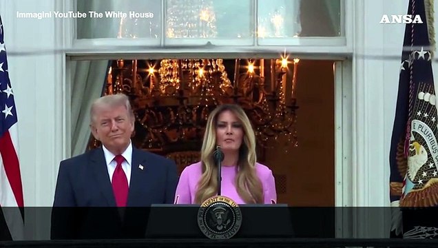 Trump scherza su Melania: Non mi piace parlare dopo di lei, mi fa sembrare scialbo