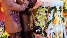 Tradisi Unik Suku Jawa Menjejakkan Kaki Bayi ke Tanah