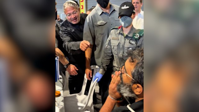 El polémico vídeo del ministro israelí Ben Gvir encarándose con los activistas detenidos de la flotilla