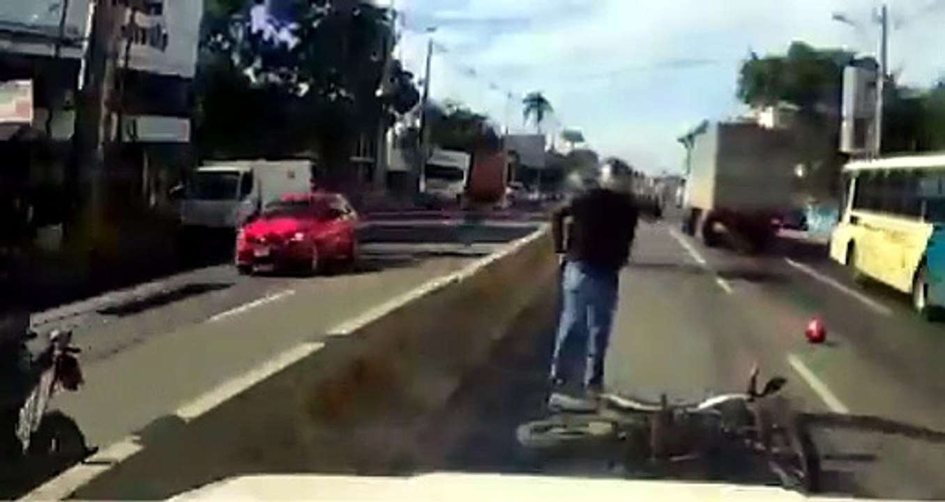 Accidente a raiz de un desnivel en la ruta Py02.