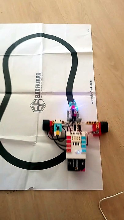 Lightweight Robot Line Tracking Test  Elecfreaks Track - Student MakeCode microbit Programming