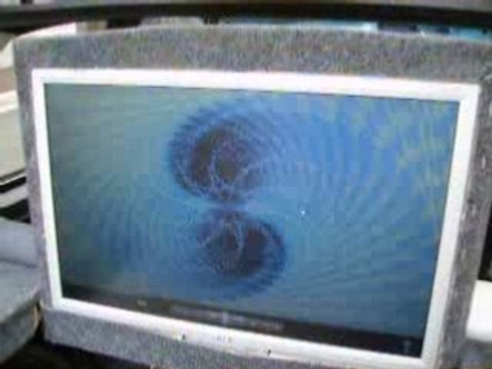 ordinateur et ecran LCD 22pouce dans mon coffre