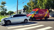 HB20 e Toyota Yaris se envolvem em colisão no Bairro Coqueiral
