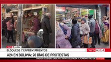Asistencia alimentaria. Sellan a la gente para conseguir un pollo.