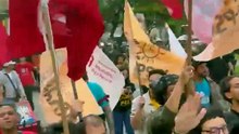 Estudantes de USP, Unicamp e  Unesp protestam em São Paulo