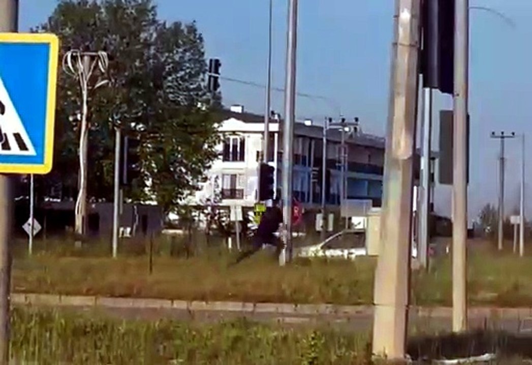 Karasu’da “dur” ihtarına uymayan motosiklet sürücüsü kovalamaca sonrası yakalandı