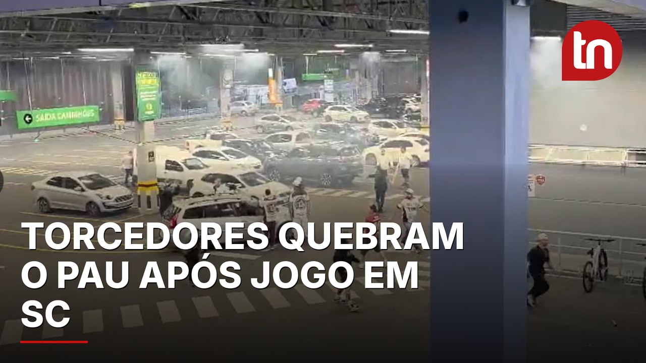 Torcedores brigam com pedaços de pau, barras de ferro e fogos de artifício após jogo em SC