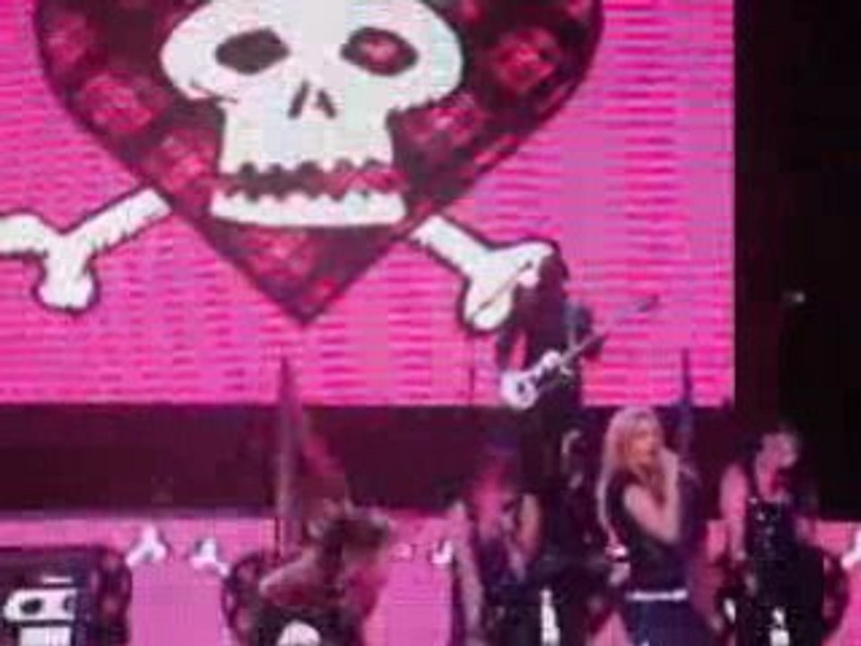 I Can Do Better - Avril Lavigne / concert Monaco