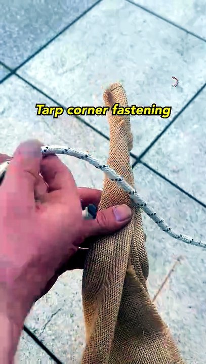 Windproof tarp trick, easy method for a super strong hold 🌪️