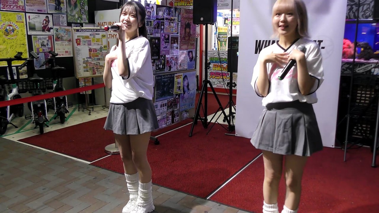 関西拠点ガールズアイドルグループ、bae3（ベイビーラブ）　（その３）　路上ライブ　ドン・キホ...