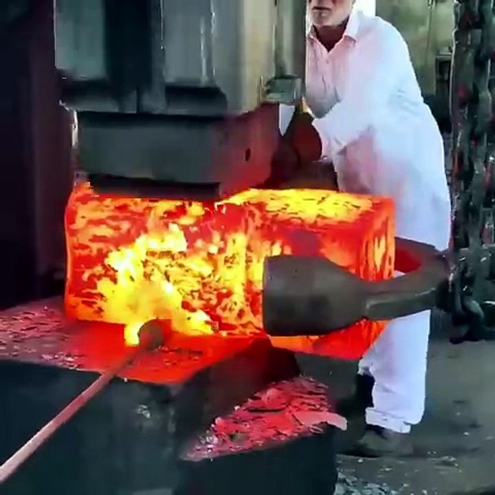 Crank shaft making process Heavy Metal works
