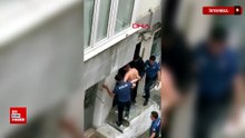 Kağıthane’de sinir krizi: Evin camlarını kırıp eşyaları sokağa attı