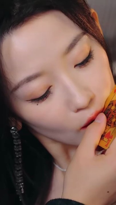 Falling into Spring Night | Bloom in the Shadows | 坠入春夜