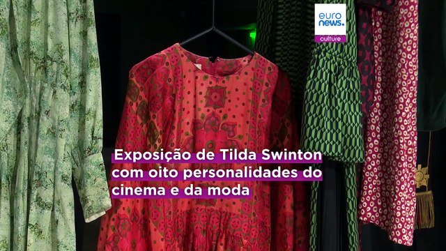 Atriz Tilda Swinton inaugura exposição com objetos pessoais, fotografias e excertos de filmes