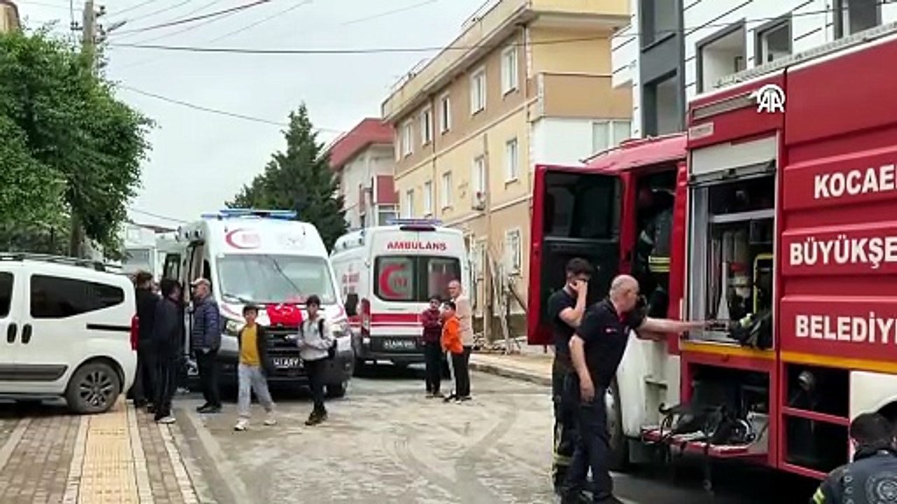 Gebze’de apartman dairesinde yangın çıktı! Dumandan etkilenen 3 kişi hastaneye kaldırıldı