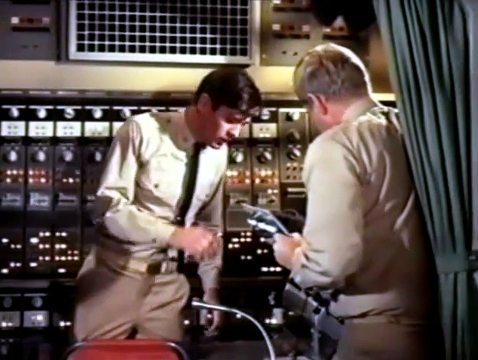 Voyage To The Bottom Of The Sea - 4x20 - Man-Beast