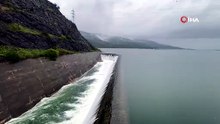 Yeşilırmak’ta taşkına neden olacağı öngörülen Almus barajı dolusavakında debi artıyor
