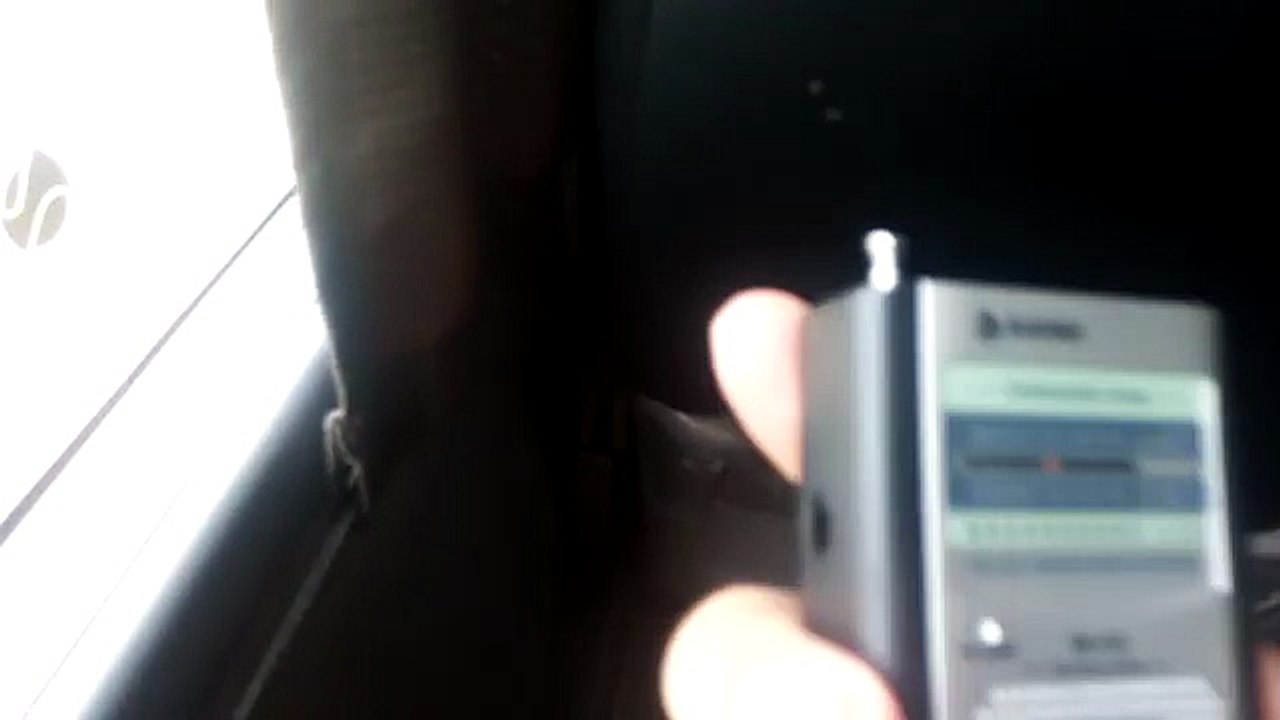 Escuchando Una Emisora De Radio En Termas De Rio Hondo Santiago Del Estero