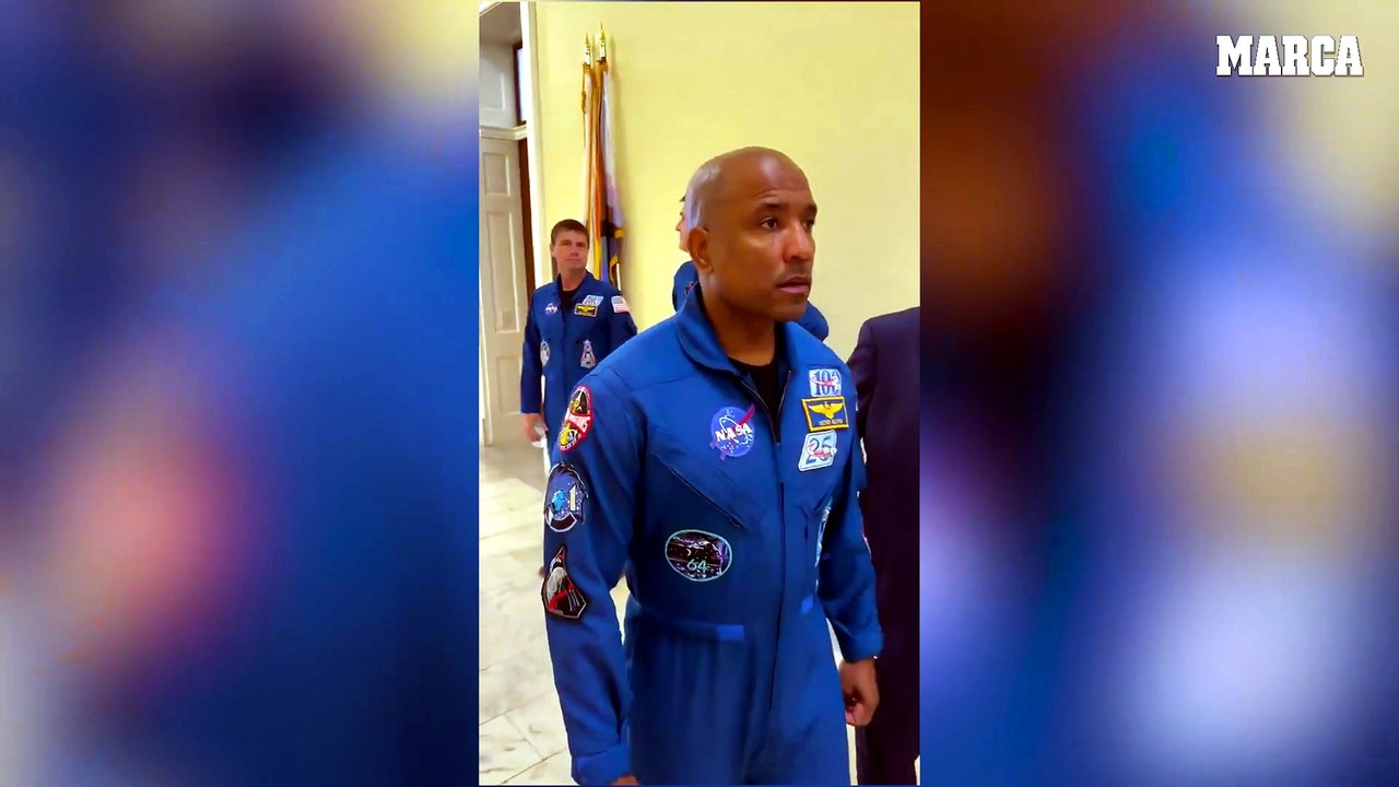 Un hombre desata la polémica al acusar de mentir a los astronautas de Artemis: “Dejen de actuar”