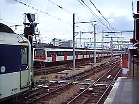 MS61 : Départ de la gare de Rueil Malmaison sur la ligne A du RER