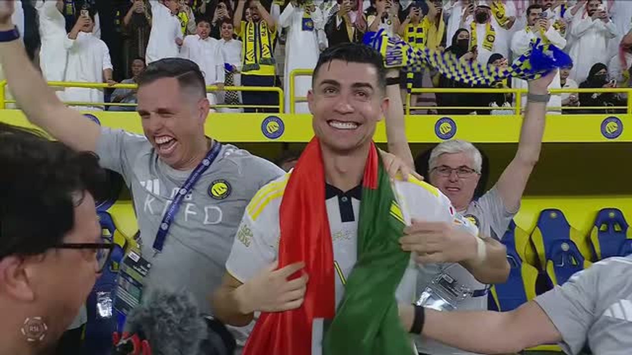 The moment Cristiano Ronaldo lifted the Saudi P...